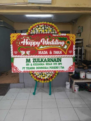Papan Bunga di Kramat Pela