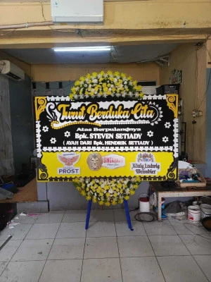 Papan Bunga di Kramat Pela