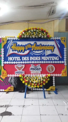 Papan Bunga di Kramat Pela