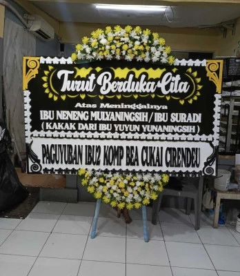 Papan Bunga di Kramat Pela